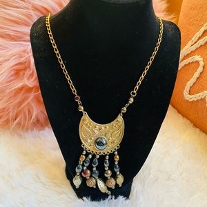 Women’s long necklace